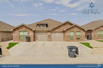Building Photo - 2139 N Texas Ave