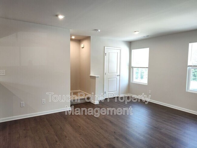 Building Photo - 5850 Granbury Dr
