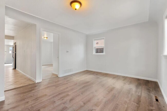 Building Photo - Beautiful home for rent near Sloan's Lake!