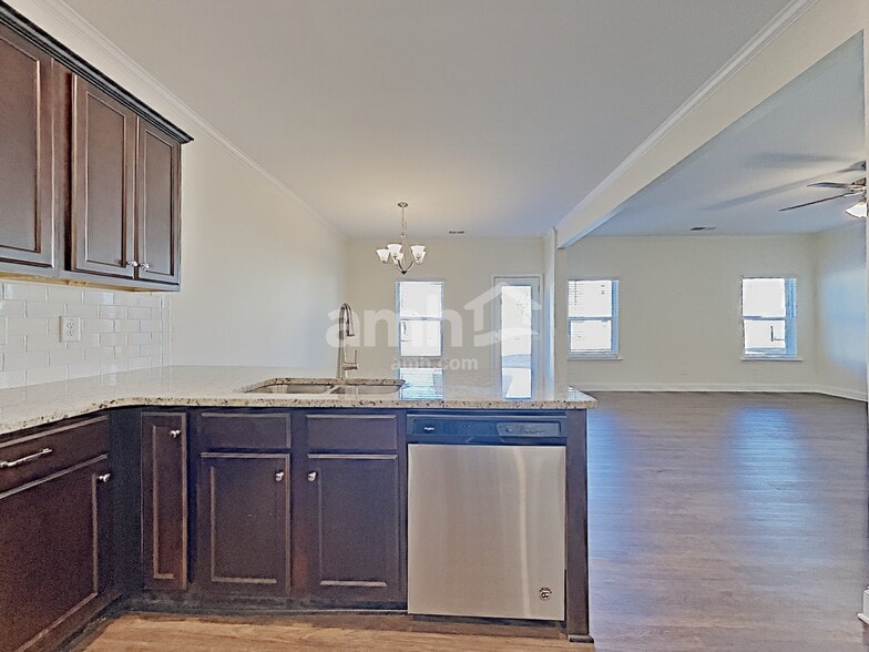 Building Photo - 576 Woodall Rd