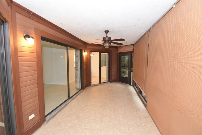 Building Photo - 11 Surrey Ct