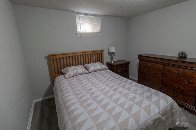 Building Photo - 204 Wheaton Ct