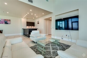 Building Photo - 2700 S Las Vegas Blvd