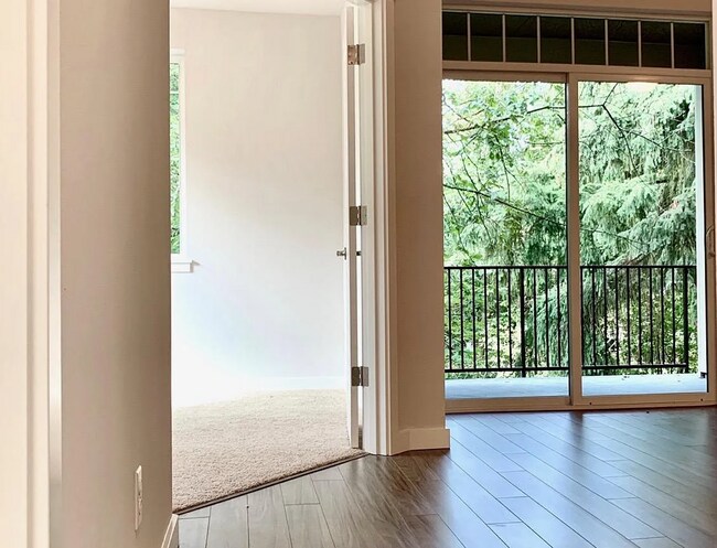 Building Photo - 2 bed/1 bath in Southeast Redmond