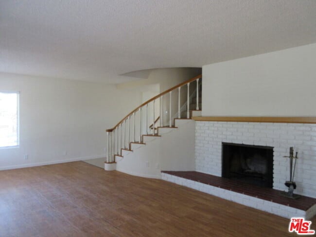 Building Photo - 548 Hill St