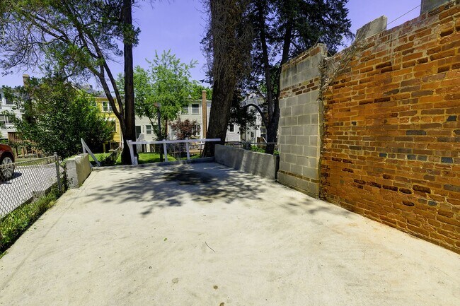 Building Photo - Charming & Renovated Petworth Rowhouse with Parking -  Available Now!