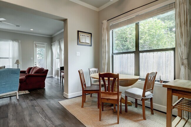 Building Photo - 5326 Larkin St