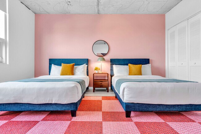 Building Photo - 3256 NE 1st Ave