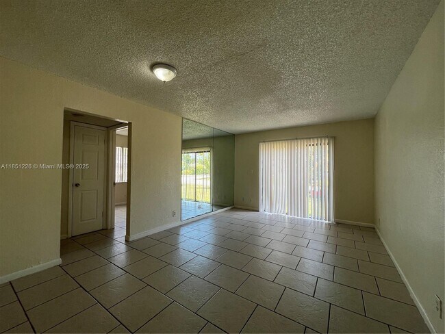 Building Photo - 7625 Tam Oshanter Blvd