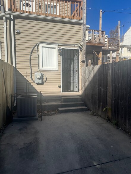 Building Photo - 1129 Washington Blvd