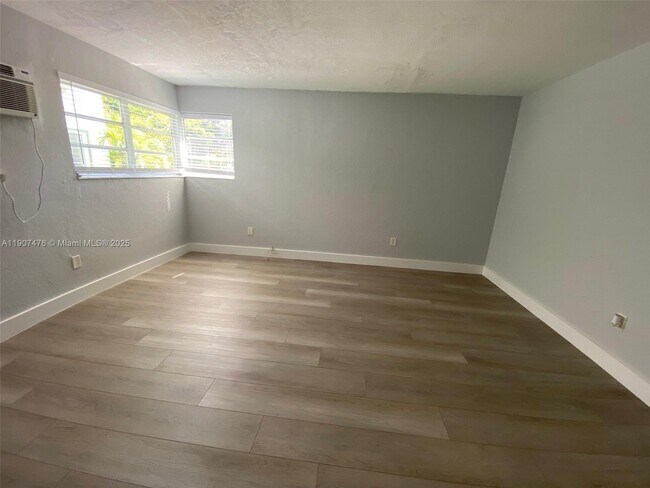 Building Photo - 1334 Alton Rd