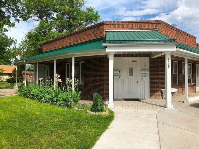 Primary Photo - 1927 7th Ave N