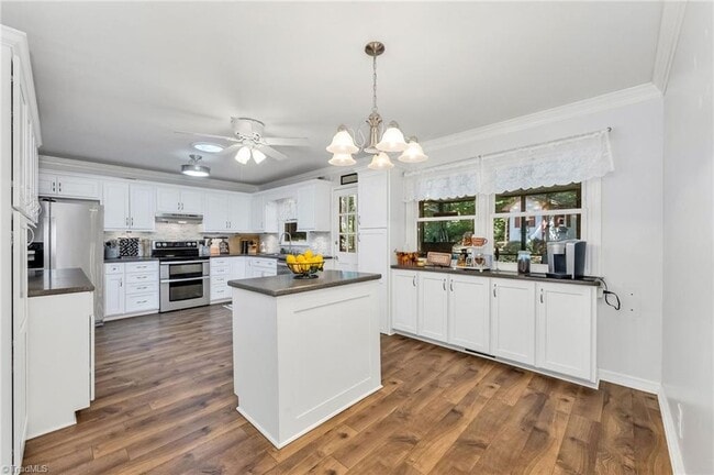 Building Photo - 182 Woodburn Pl