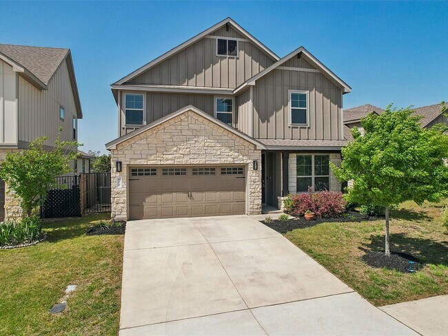 Building Photo - 600 Saturnia Dr