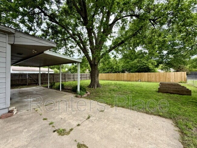 Building Photo - 4689 S Troost Ave