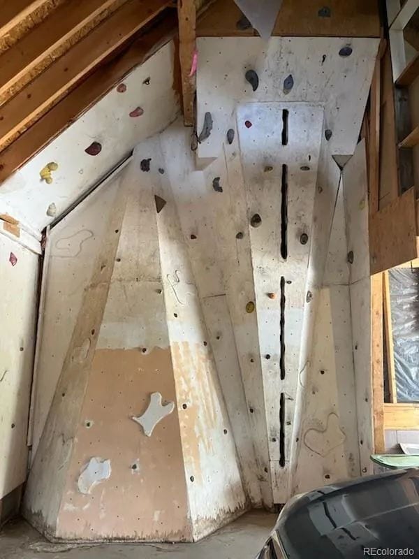 Building Photo - Mountain Log Home for Rent with views and ...