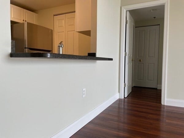 Building Photo - 8-12 Museum Way