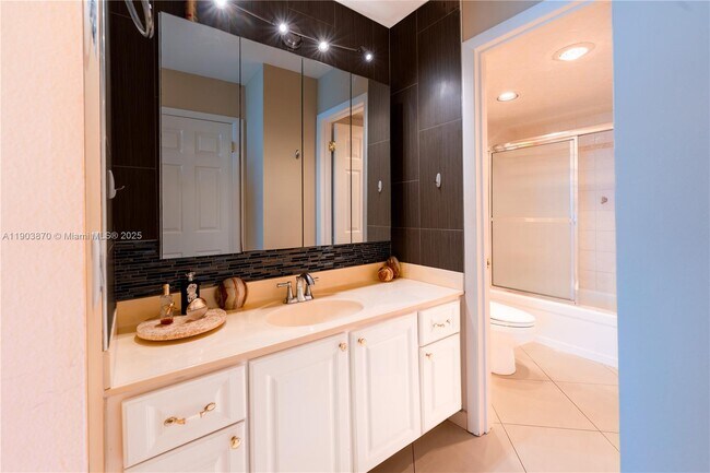 Building Photo - 2101 S Ocean Dr