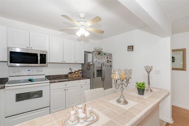 Building Photo - 4123 NW 88th Ave