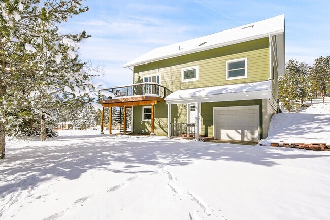 Building Photo - 28585 Evergreen Manor Dr