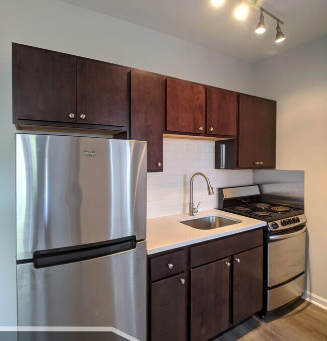 Building Photo - 1627 N Humboldt Blvd