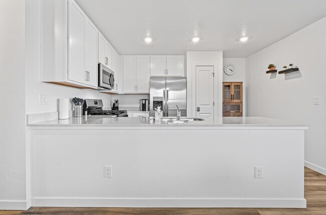 Building Photo - 8648 E Wishmore St