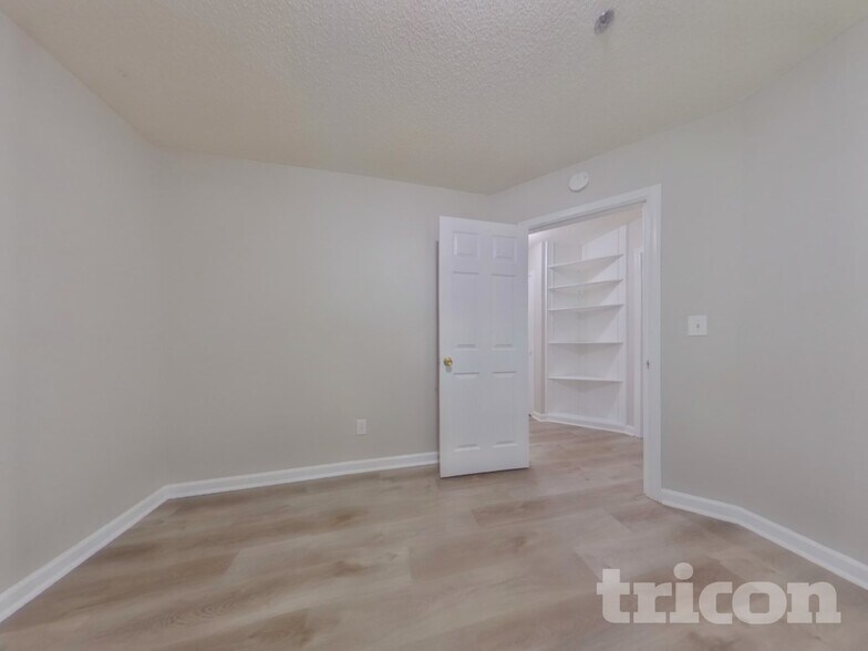 Building Photo - 3547 Lehigh Way