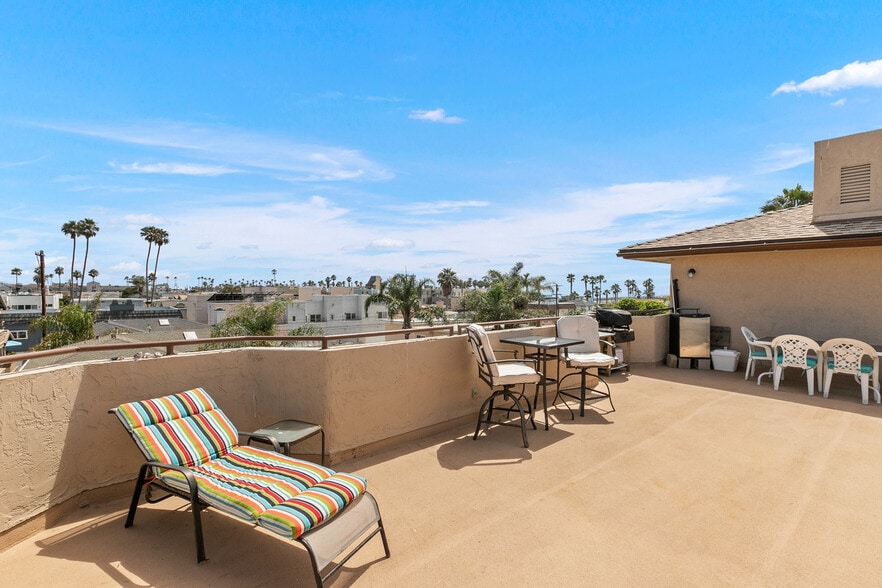 Building Photo - 184 Date Ave