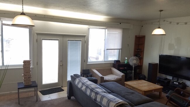 Building Photo - Aug. 2026 Pre-Lease Spacious 5-Bedroom Home in Desirable South Boulder Neighborhood