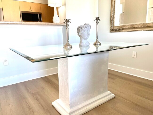 Building Photo - 616 Clearwater Park Rd