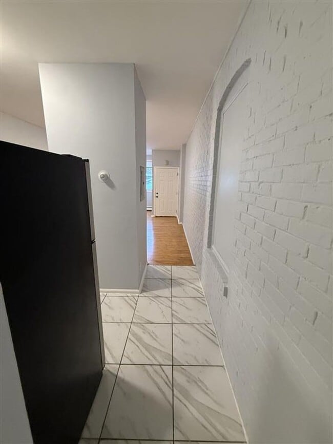 Building Photo - 178-188 South Whitney