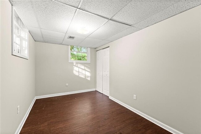 Building Photo - 410 Milton Ave