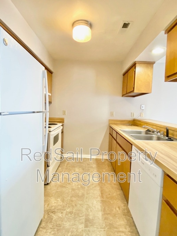 Building Photo - 115 Roane Dr