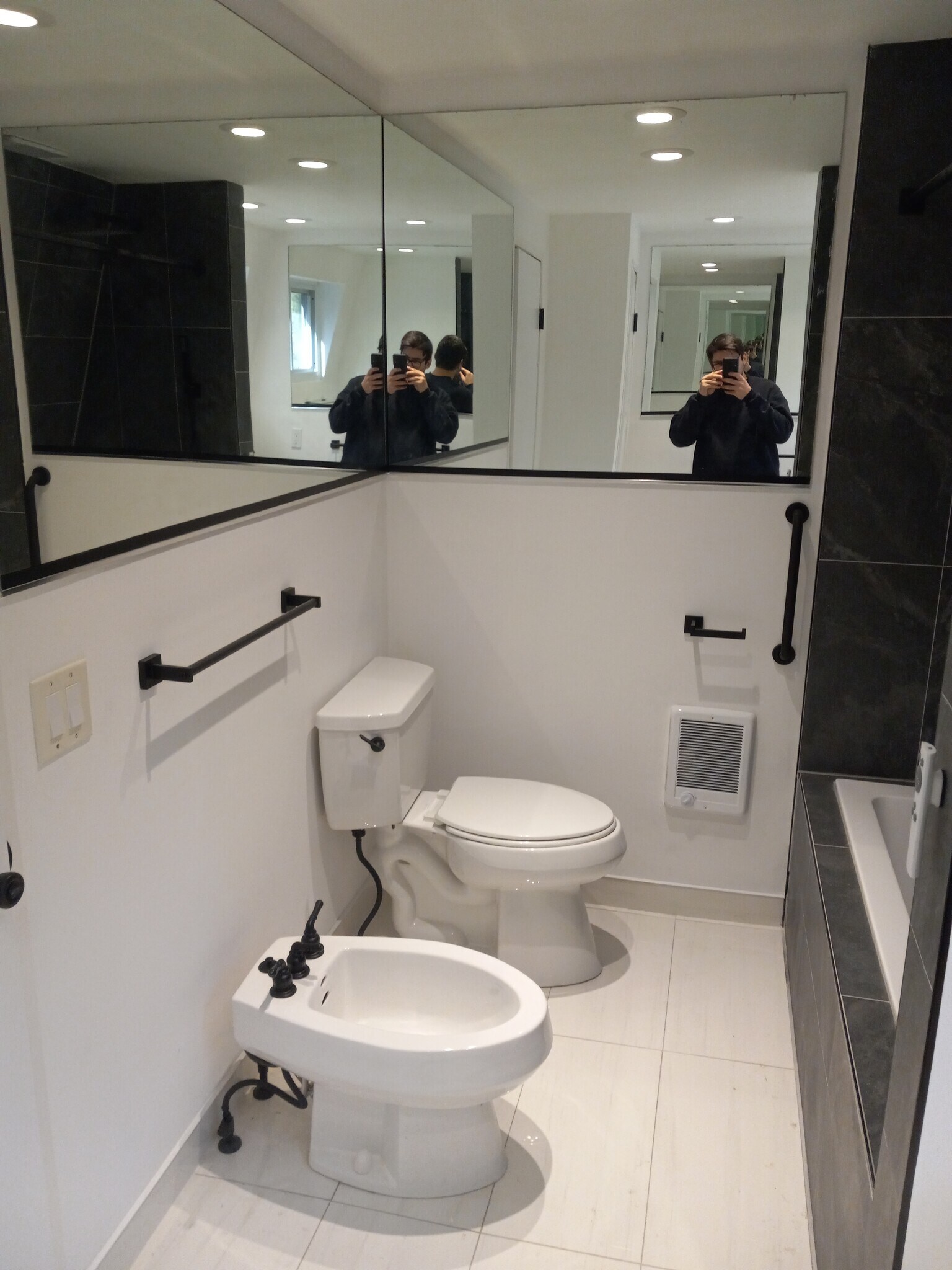 Building Photo - 26 Hollis Ln