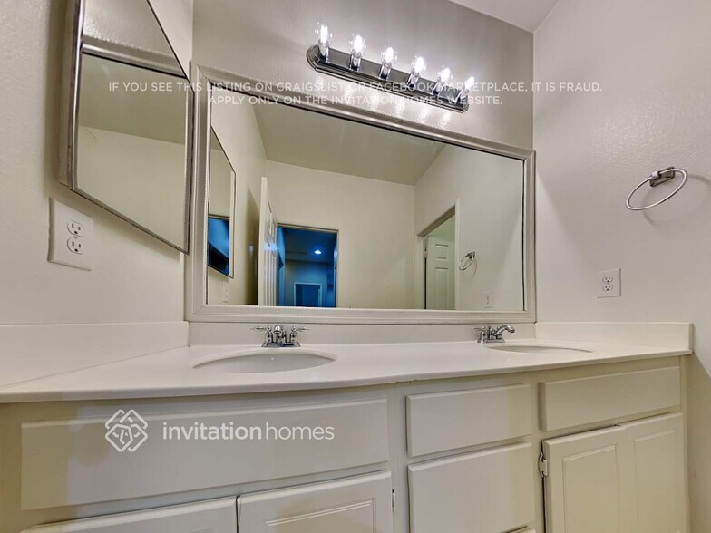 Building Photo - 1679 Benedict Ct