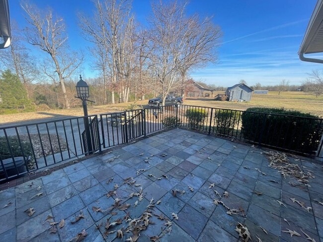 Building Photo - Mebane Farmhouse Available Now!