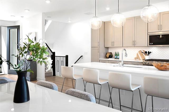 Building Photo - 16 Oneida Ct