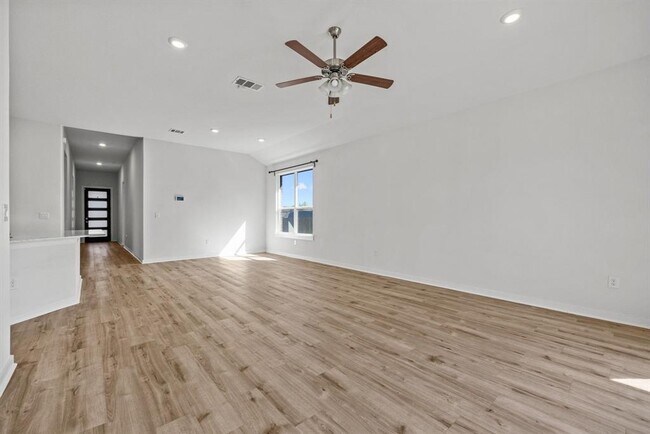 Building Photo - 1120 Bear Track Loop