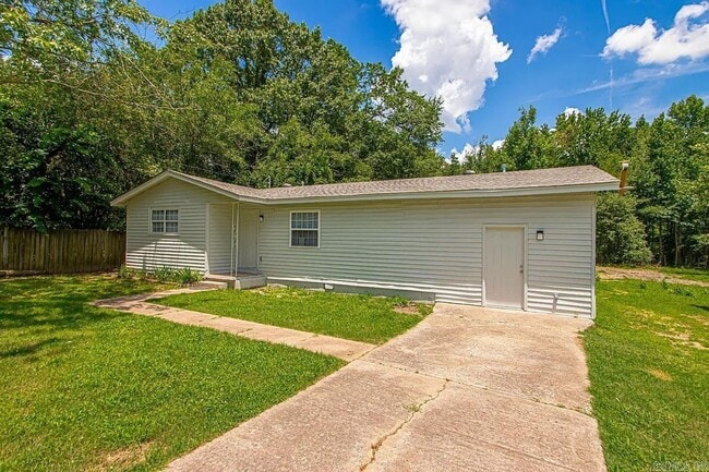 Building Photo - 3BR/1BA House for Rent in Jacksonville, AR!