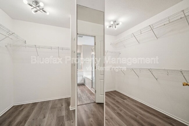 Building Photo - 422 Granite Bay