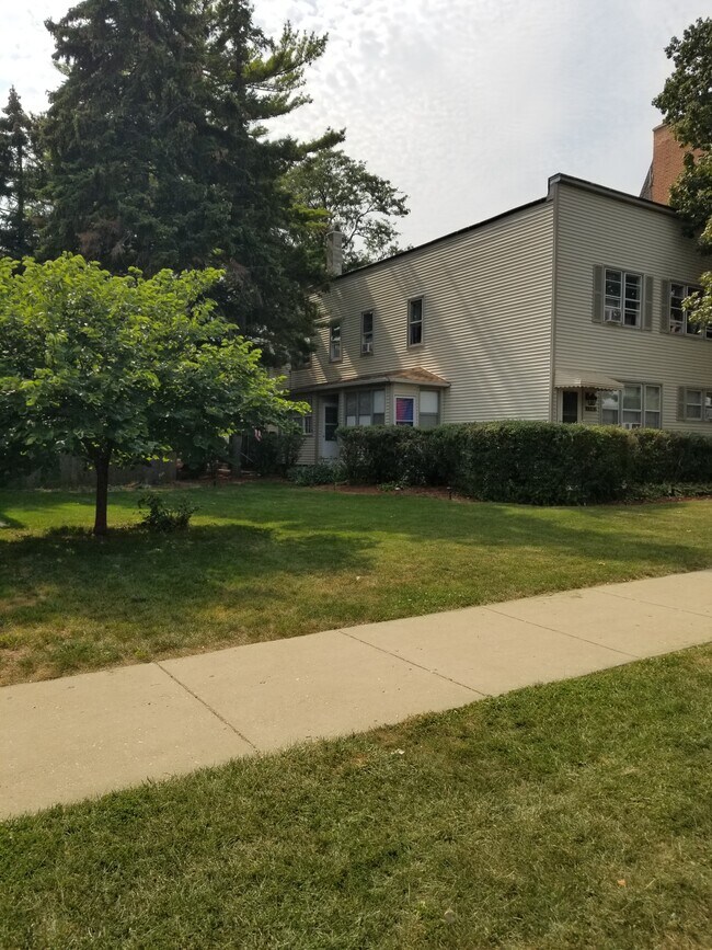 6040 N Avondale Ave 6040 N Avondale Ave Chicago IL 60631 Apartment