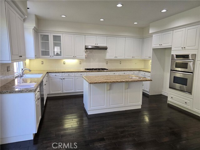 Building Photo - 25 Torrey Pine
