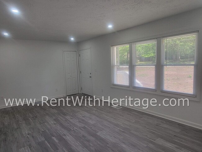 Building Photo - WOW!!! GORGEOUS BRICK RANCH HOME/ TOTALLY ...