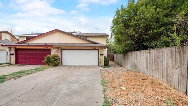 Building Photo - 2232 Shady Brook Dr