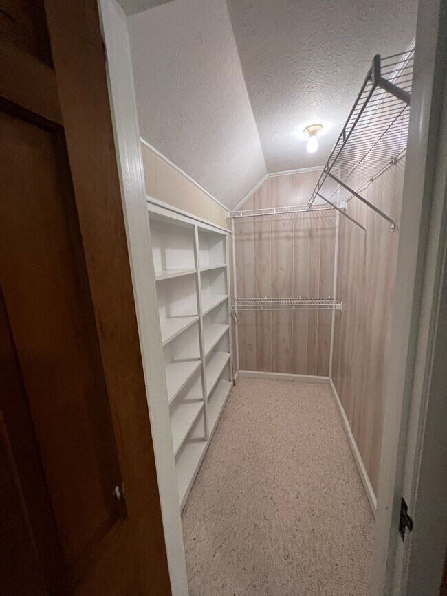 Building Photo - 453 Scott St