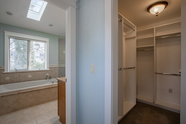 Building Photo - 3 Monmouth Ave