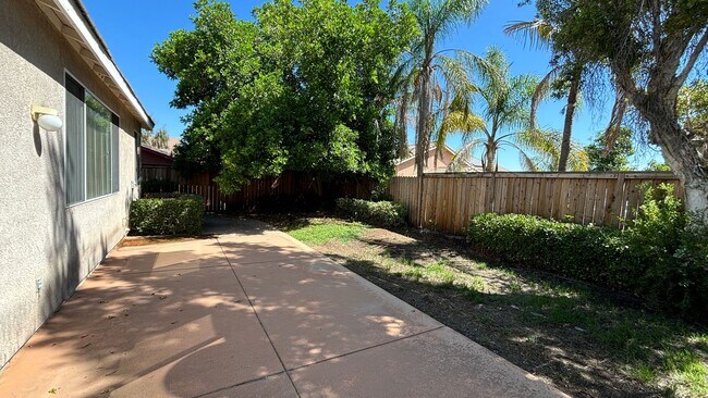 Building Photo - Adorable Four Bedroom home ready for its forever family!