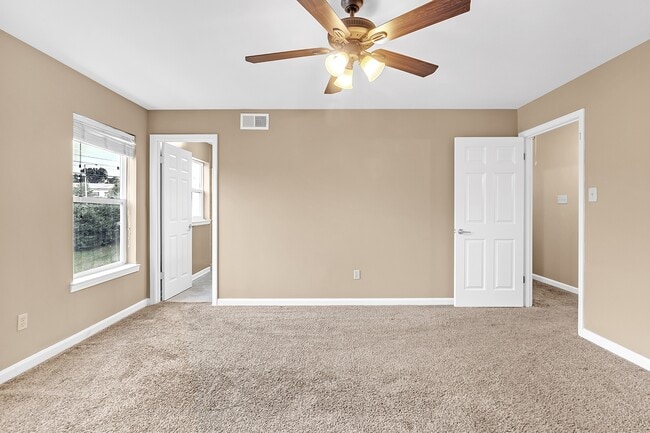 Building Photo - 7523 Bavarian Dr