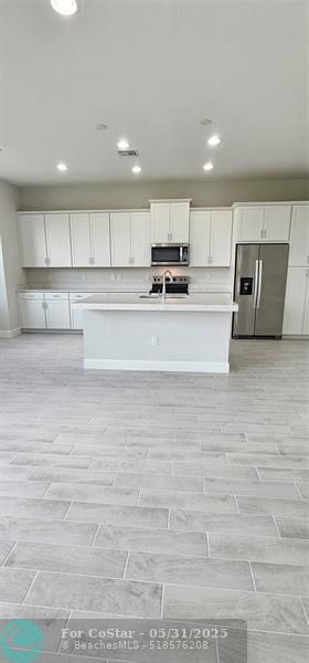 Building Photo - 5461 Empire Dr