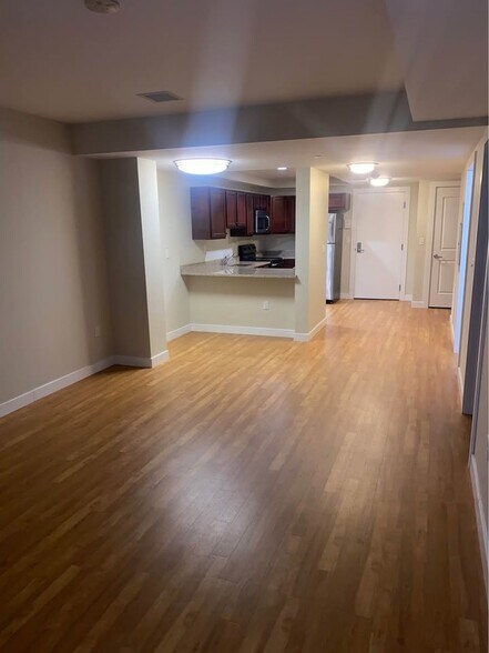 Building Photo - 30 Pond St